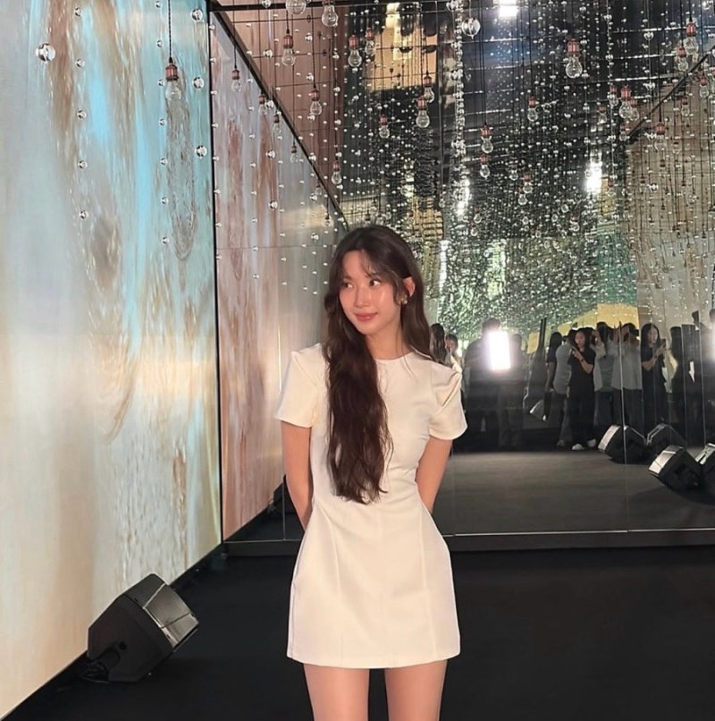 요즘 제일 예쁜 것 같은 문가영 화이트 원피스룩