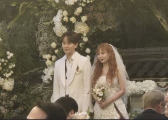 현아♥용준형, 미국 LA에서 포착 결혼 후 공개된 두 사람의 여행 근황