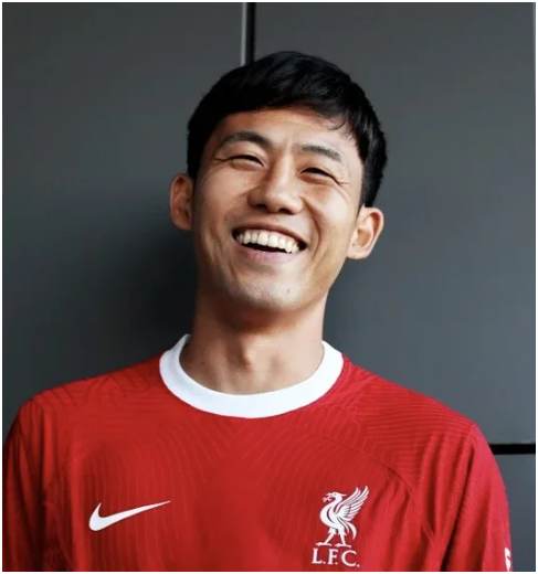 "21세 유망주에게 자리까지 내줬다"…엔도 와타루 UCL 명단 제외, 리버풀에서 정말 끝이 보인....