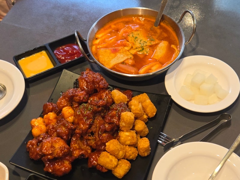 공덕 술집 안주맛집 천년닭강정 마포점 마라로제치킨 국물떡볶이 조합 후기