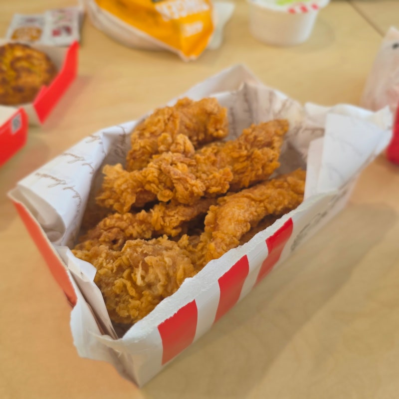 KFC 점심 단체주문 후기, 회사 동료들과 징거버거·징거타워·트위스터·치킨까지 푸짐하게