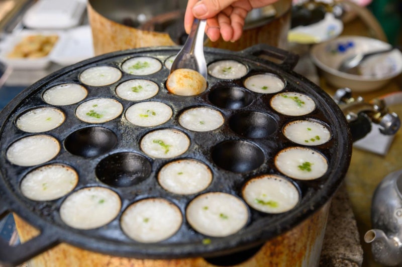 태국요리 37편｜카놈크록(Khanom Krok), 코코넛밀크로 만드는 태국식 미니 팬케이크