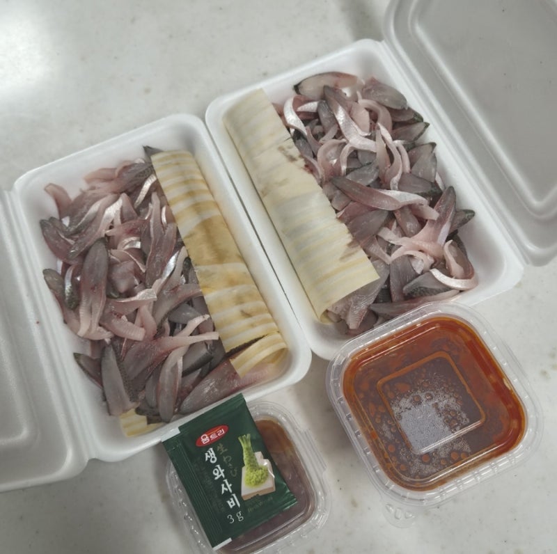 부산 구포시장｜ 용원가덕횟집에서 가을전어 포장 후 깻잎 천원인 곳까지!