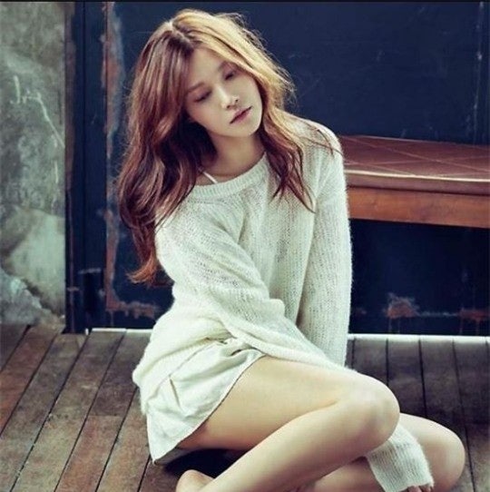 “10억 빚에 촬영장까지 채권자가…” 19살부터 버틴 톱여배우, 결국 곁을 지켜준 사람은?