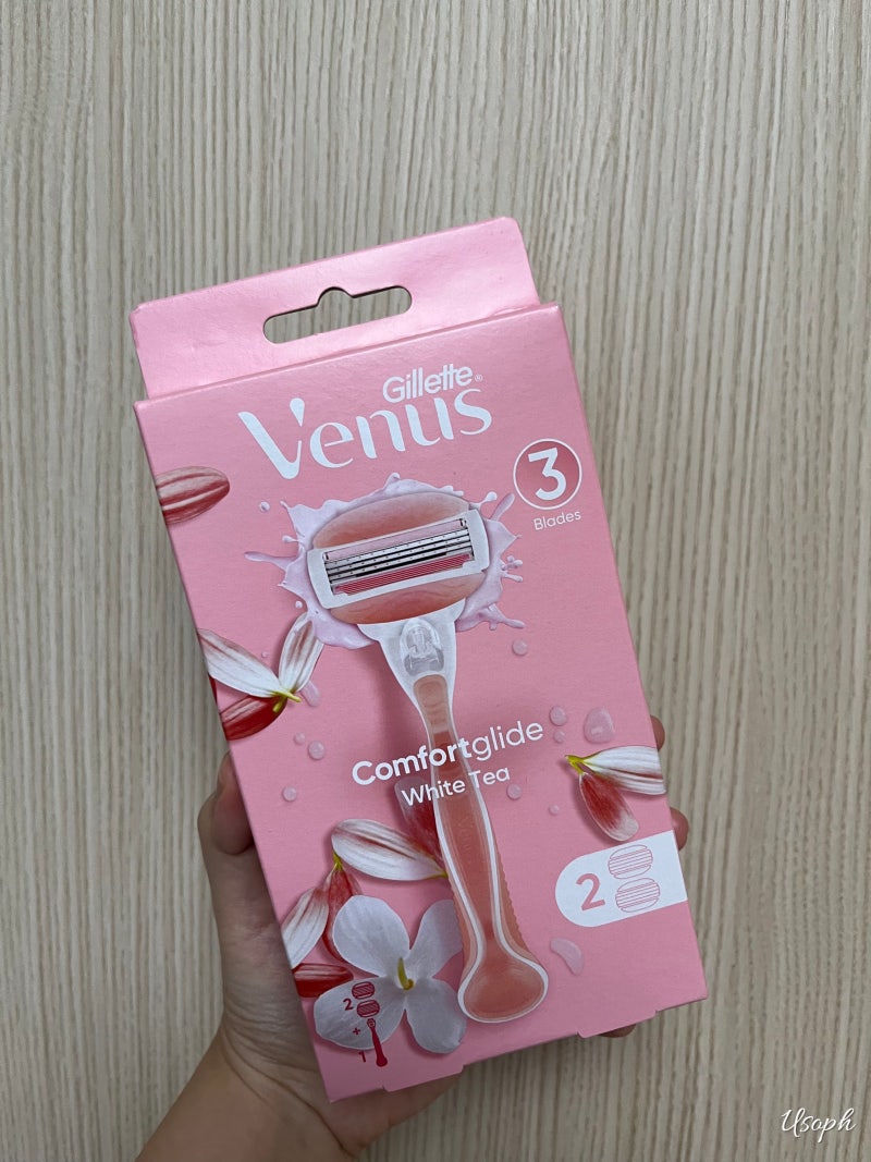 [올리브영 면도기] 비누가 붙어있는 제모기? 물만 묻히면 되는 '질레트 비너스 컴포트 글라이....