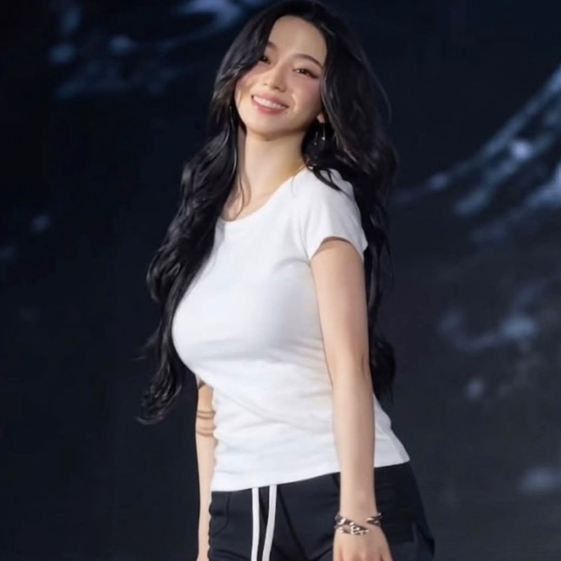 카리나 진짜 살쪘네..더 예뻐진 몸매 근황(+콘서트 패션)