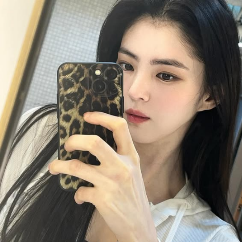 "한국판 앤 해서웨이" 한소희 프로필 나이 본명 남자친구 엄마 문신 인스타그램 인턴 근황까....