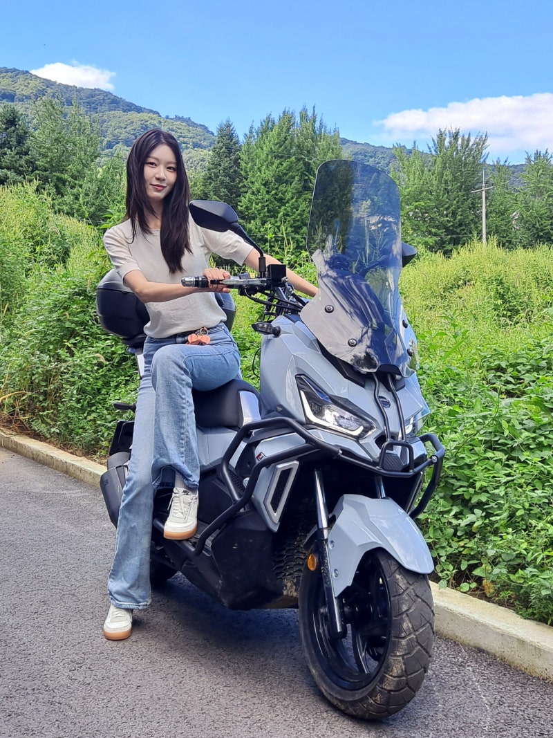125cc 럭셔리 스쿠터 SYM 허스키125 vs UHR125 제원 가격 옵션 비교