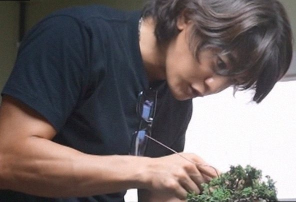 SHINee's Minho's extraordinary love for his 'sons'! Reveals his unexpected charm through his bonsai life