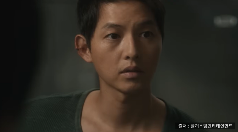 관객 26만이었지만 칸 레드카펫 밟은 송중기 홍사빈 느와르 넷플릭스 영화 | 송중기 노개런티....
