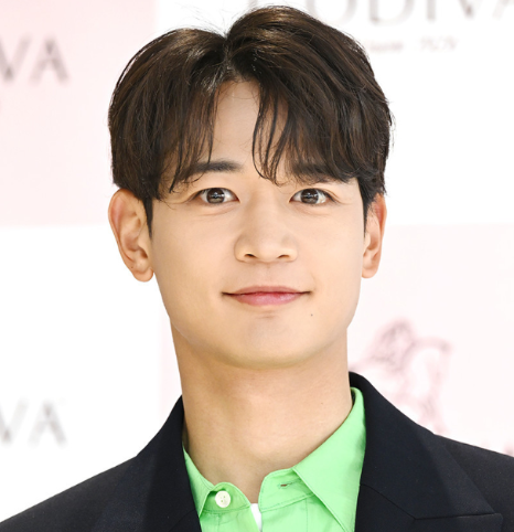 建国大学出身のSHINeeミンホ、多忙なスケジュールの中でも大学院に進学した理由