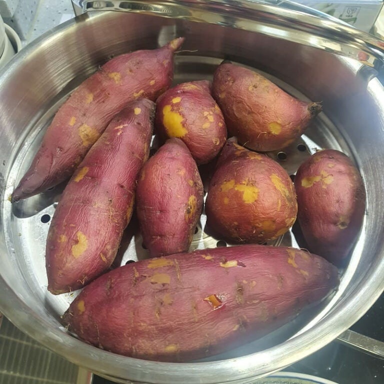 고구마, 이렇게 쪄야 훨씬 달콤합니다! 촉촉하고 포슬포슬한 고구마 찌는 법