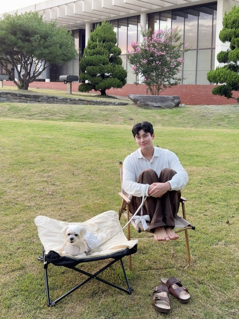 대전 한밭수목원 피크닉｜강아지와 한적하게 쉬기 좋은 이응노미술관 앞 잔디밭