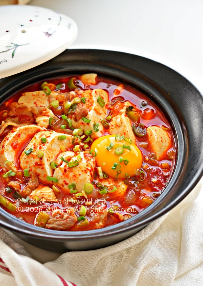 돼지고기 순두부찌개 레시피 양념 육수 없이 맛있게 끓이는법
