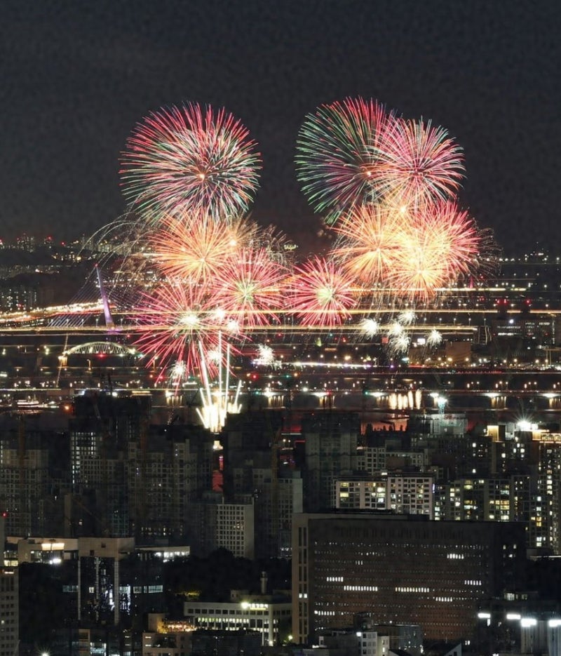 130억짜리 불꽃축제, 단 한 푼도 못 버는데 한화가 매년 여는 진짜 이유