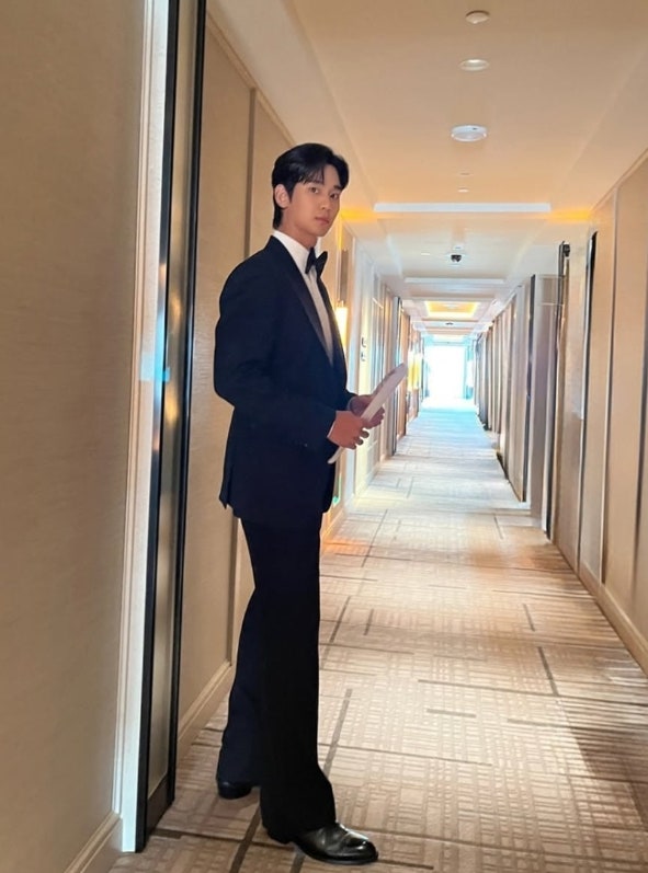 김수현 가수 무대는 아닌데 TMA에 나온다 시상자로 참석하는 이유는?