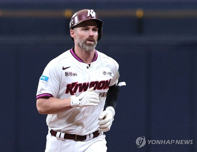 KBO 이슈 리포트 | 데이비슨 통산 100홈런, 친정팀 NC 상대로 터졌다