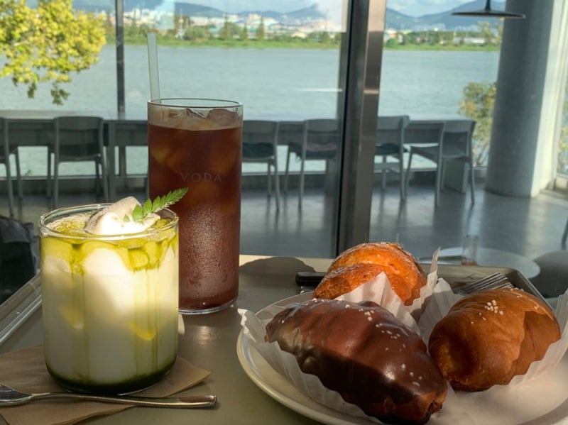 부산 강서구 애견동반 대형카페ㅣ낙동강 리버뷰ㅣ소금빵 맛집
