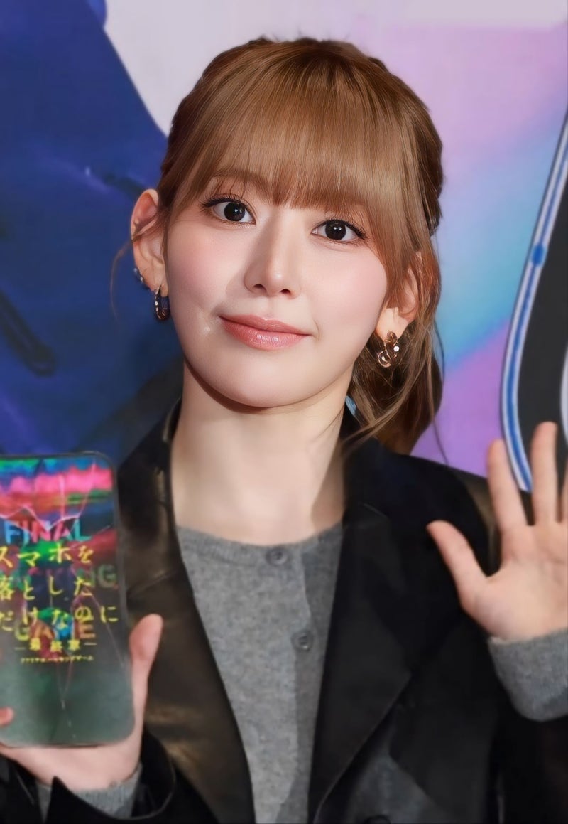 LE SSERAFIM's Sakura (Miyawaki Sakura) Profile: The Idol Who Debuted Three Times, From HKT48 to IZ*ONE