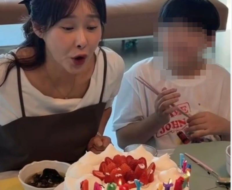 "이혼까지 생각했다더니…" 현영, 남편이 차려준 정성 가득 생일상에 활짝, 현영, 신혼 초 화....