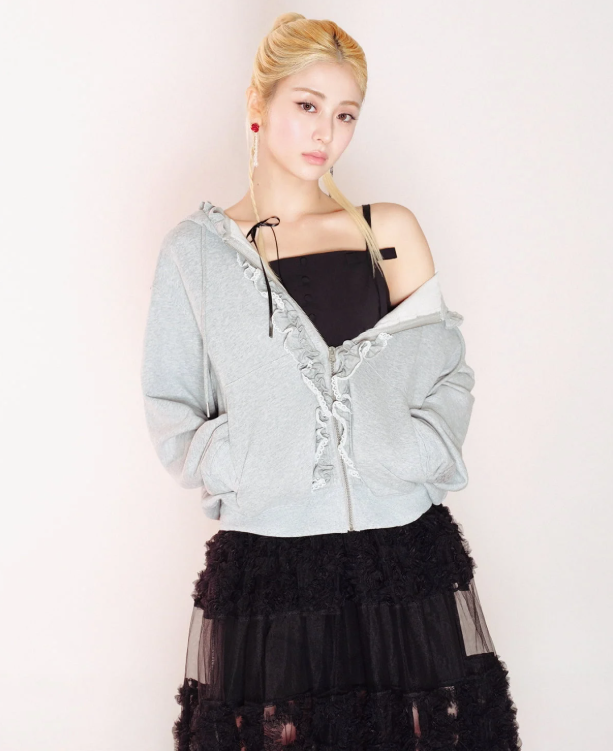 허윤진이 입은 에잇세컨즈 민주킴, 6만원대에 이 퀄리티라고요?