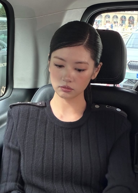 "파리에서 분위기가 달라졌다?" 정소민 올블랙 패션, 차기작 딜러까지