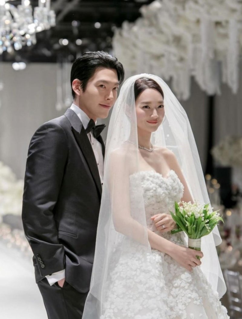 이혼 통보받고 오히려 재혼 요구한 황후? 신민아가 고른 역대급 배역