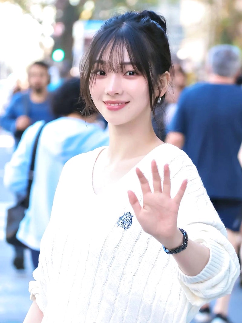 허벅지 두께 실화? 살쪘는데 오히려 브라질서 반응 핫했던 카리나 패션 스타일