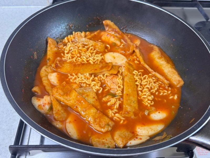 어남선생 류수영의 분식집 라볶이 떡볶이 레시피 매운진라면 냉동 떡국떡 활용