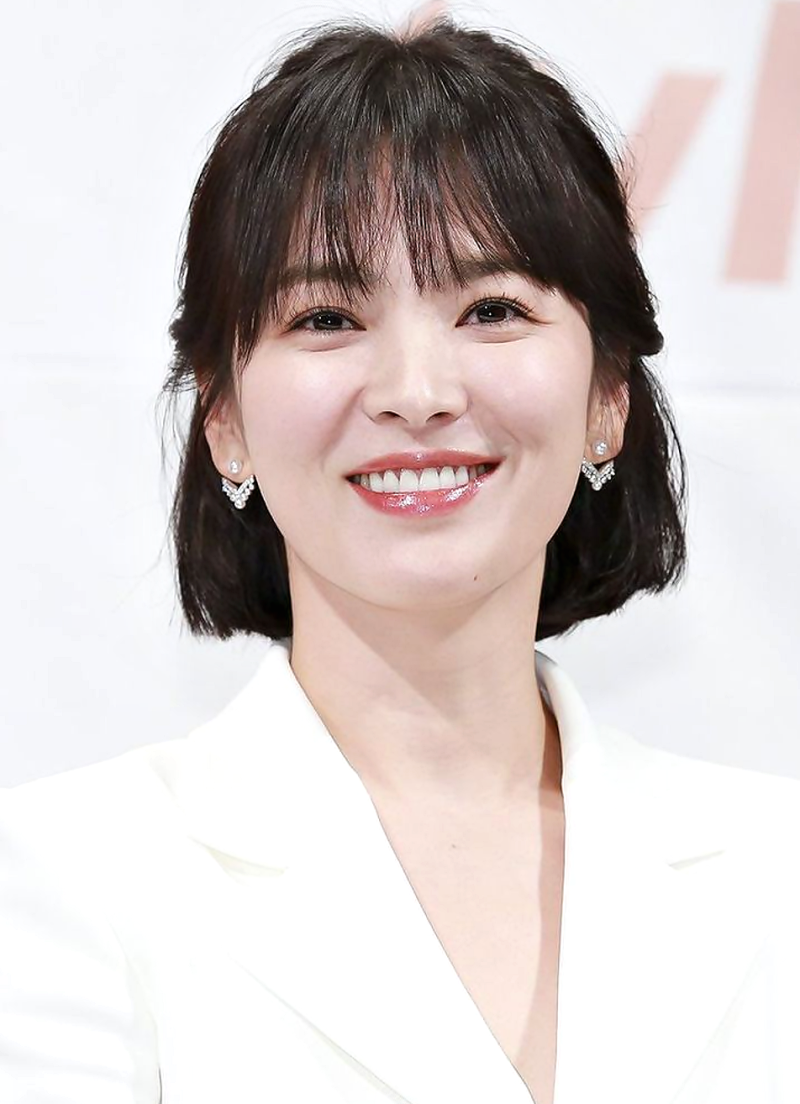 안 예쁜데.. 의외로 인기 많다는 송혜교 뉴발란스 운동화