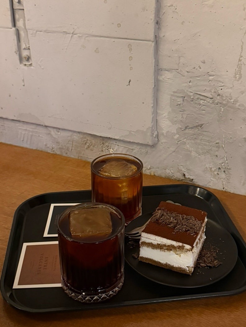 연남동카페 추천 센트럴사이트 연남점 티라미수 맛있는 디저트 맛집 후기