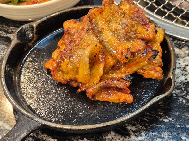 분당맛집 홍천화로구이 직접 구워주는 양념삼겹살