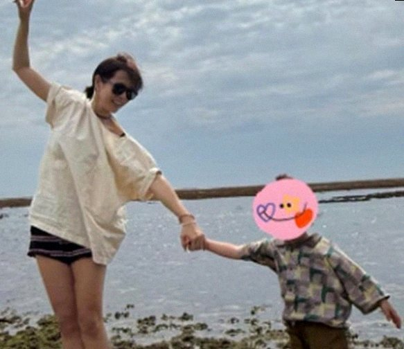 Hyun Bin and Son Ye-jin's Family Trip to Tokyo: What's the Real Reason They Held Their Son's Hand So Tightly?