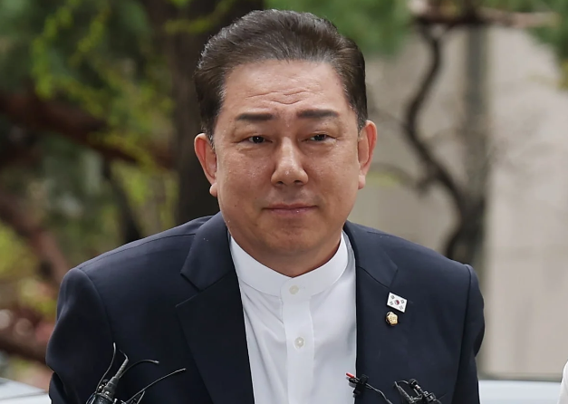 경찰, ‘13개 비위 의혹’ <b>김병기</b> 의원 구속영장 신청…수사 1년 만....
