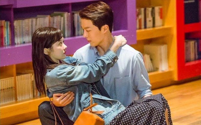 “이혼 직전 부부가 대학생으로 돌아갔다” 웃으려고 봤다가 부모 장면에서 무너지는 드라....