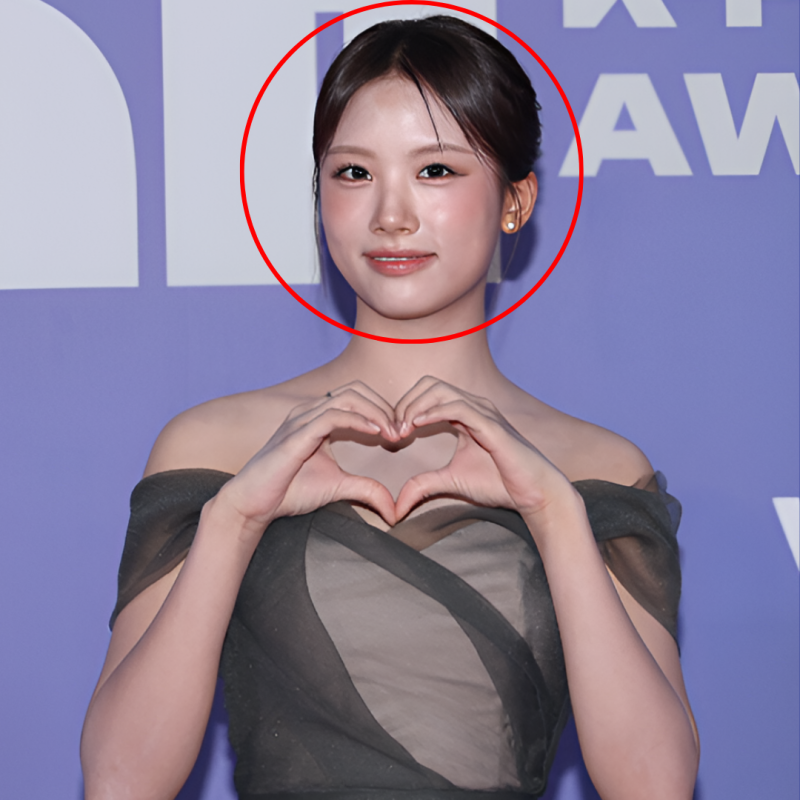 “연예인 뺨치네” 이동국 딸 이재시 드레스 패션, 그레이 오프숄더로 완성한 시상식룩