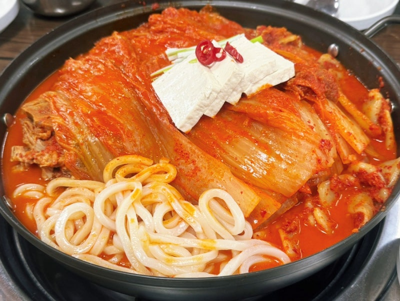 속초 조양동 맛집 한식 관동집 묵은지뼈찜 찐맛집 후기