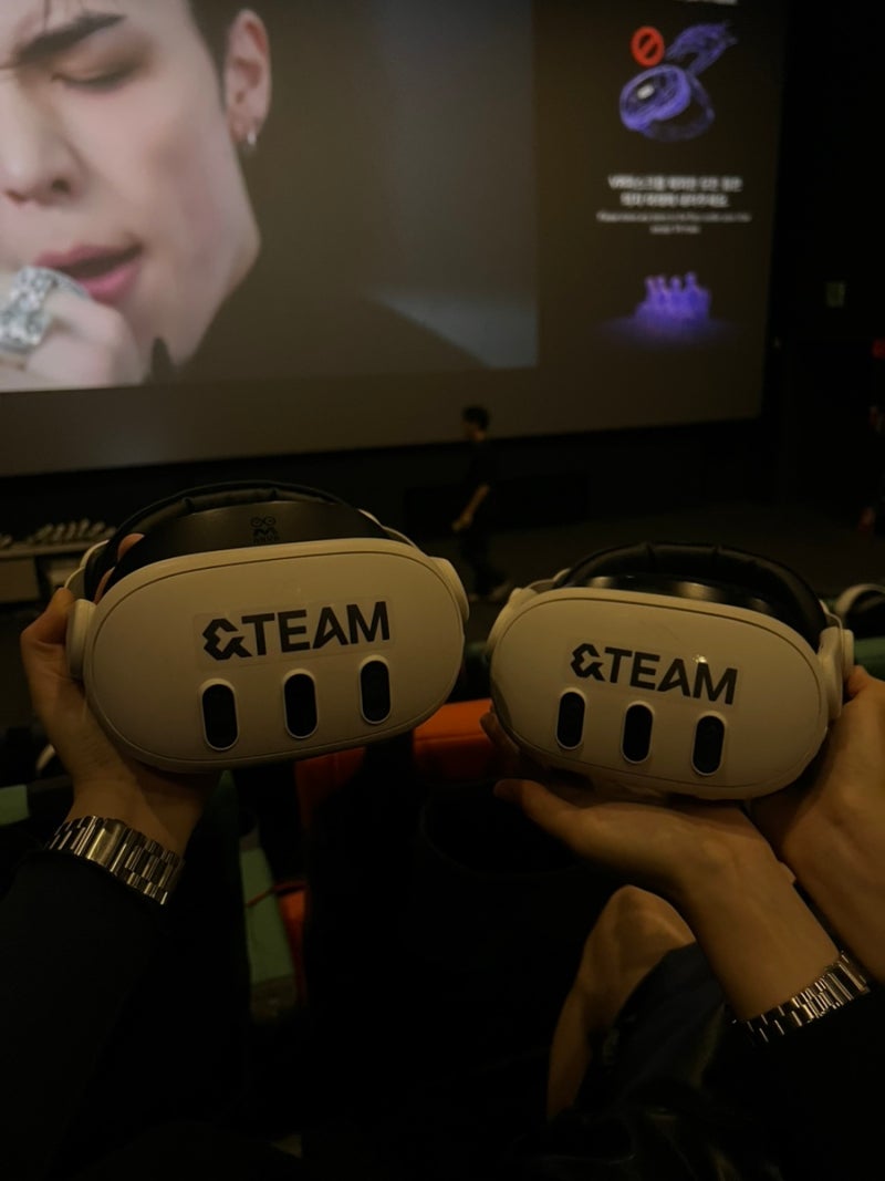 내가 부산에서부터 홍대까지 앤팀 VR 보러 가고 싶어서 그랬겠어? ㅠ