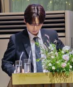 이찬원 사회·송가인 축가의 주인공은 김나희열흘 만에 연인이 된 두 사람, 1,000명 결혼식의 ....