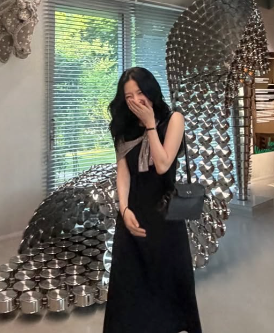의외의 취향을 가진 이영애 가방 스타일