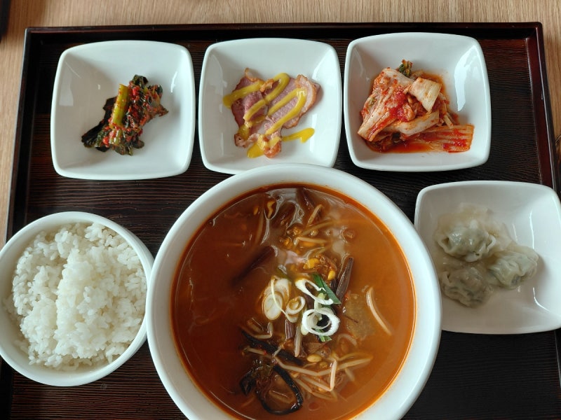 아이랑 경주 여행 소온정 국립경주박물관 근처 식당 주차 메뉴 장터국밥 추천 경상도식 소고....