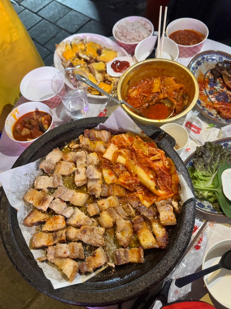 서울 을지로 청계천 야장 냉동 삼겹살 분위기 맛집‘ 진영이네’