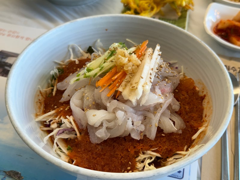 강릉 물회 맛집 영진횟집, 영진해변 오션뷰 물회 회덮밥