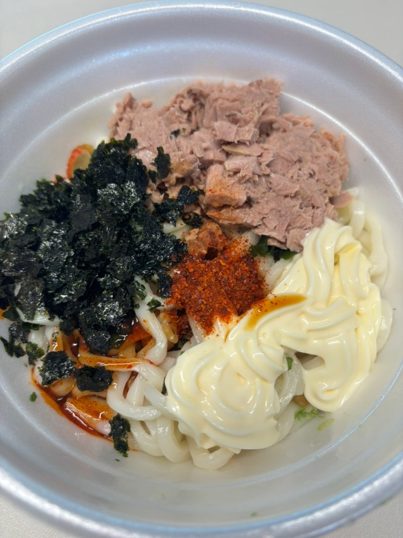 마제소바 스타일로 즐기는 생생우동 참치마요 야매요리 레시피