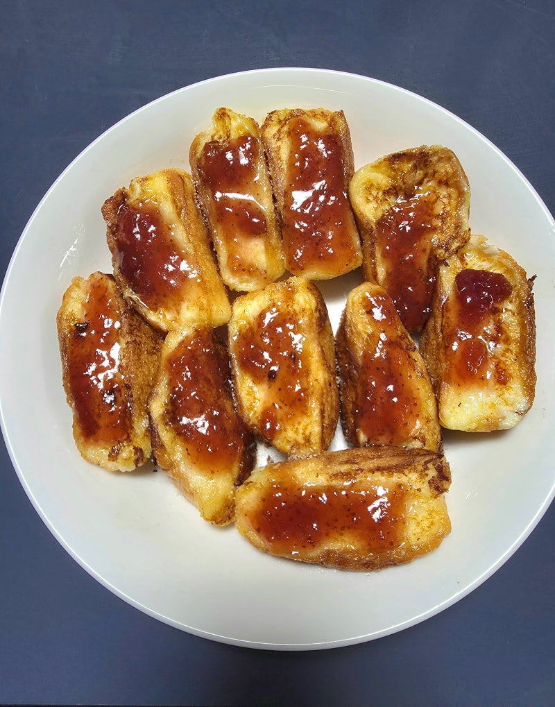 식빵 대신 모닝빵으로 프렌치토스트 만들기 퐁신하고 부드러워요