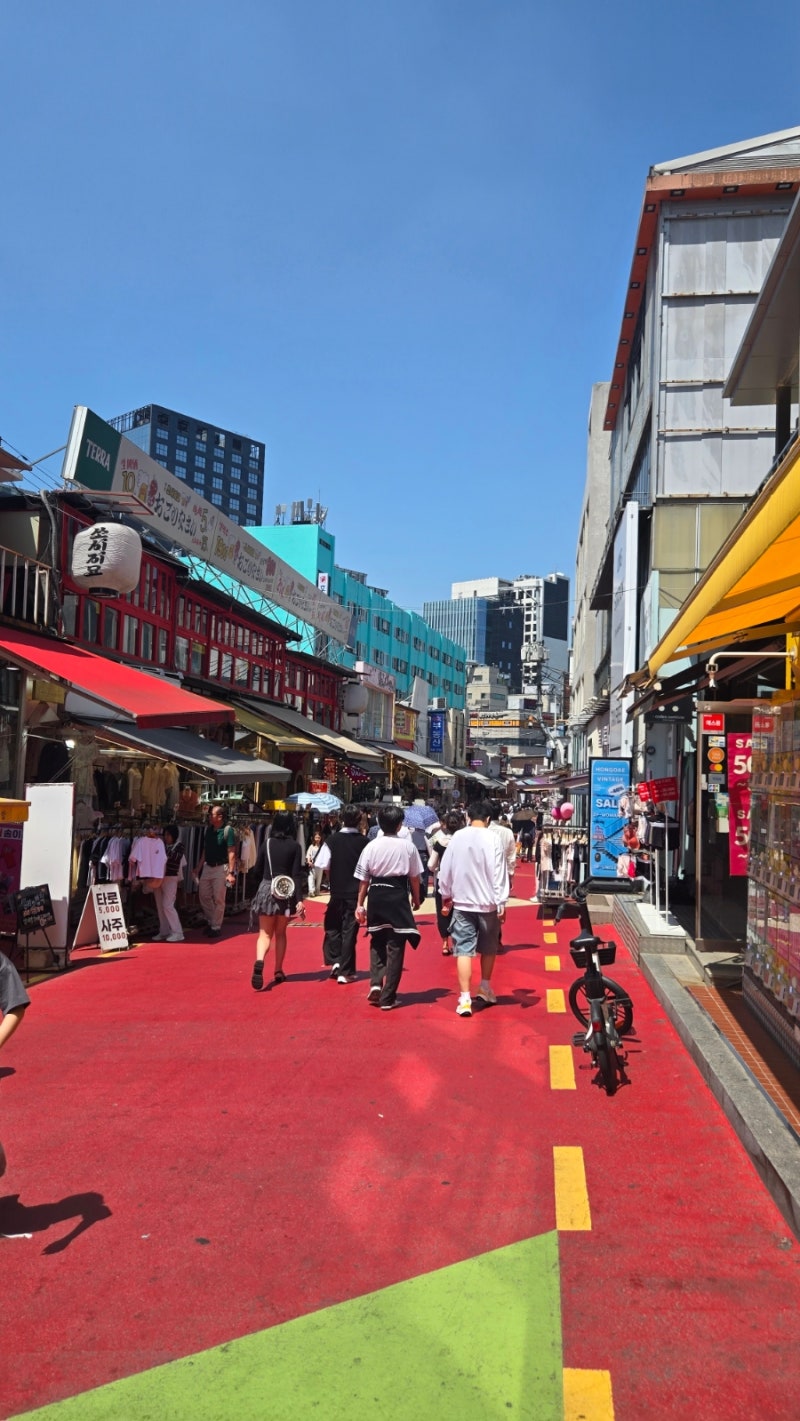 Hongdae Hotspot Guide: Must-Visit Restaurants & Fun Activities