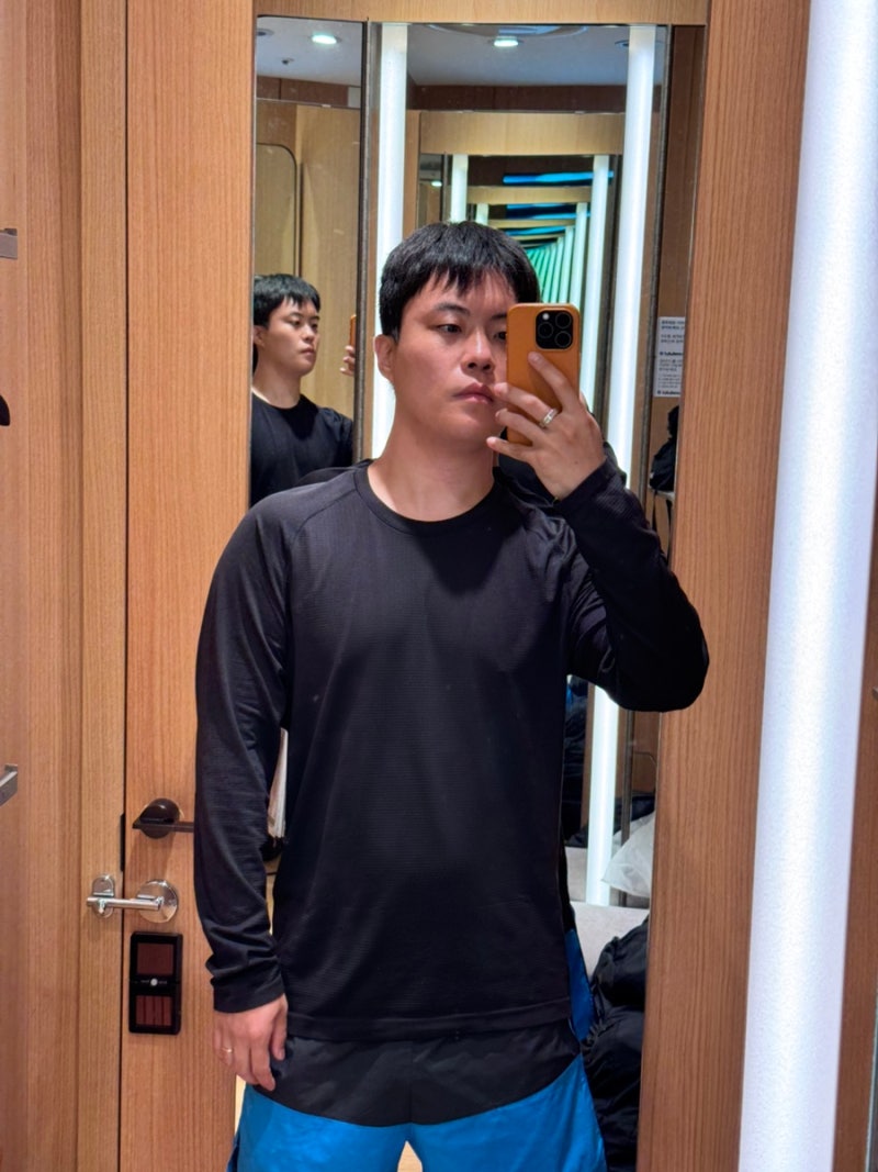 남자 긴팔 러닝복 추천 룰루레몬 메탈 벤트 테크 롱슬리브 M 사이즈 착용 후기
