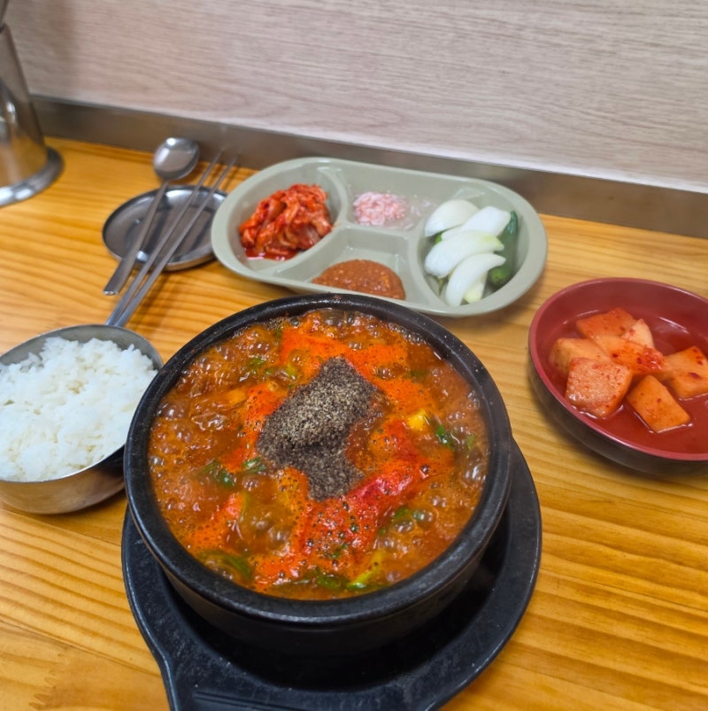 봉천중앙시장 맛집 산골 서울대입구역 순대국 혼밥 후기