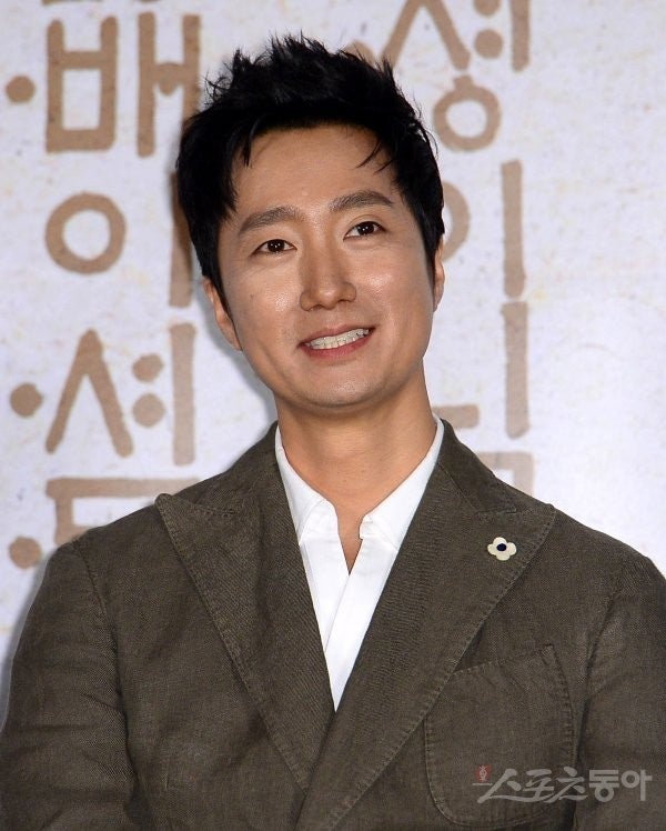 “요즘 잘생겼다는 얼굴은 이런 느낌” 박해일부터 정해인·변우석까지, 다시 뜨는 ‘두부상....