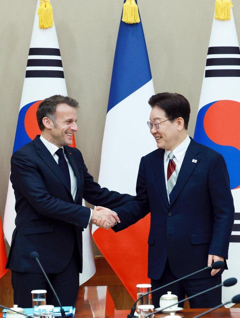 ✈️ “이재명 대통령, 프랑스 국빈방문”…마크롱과 만난다! 한·프랑스 새로운 140년 열릴....